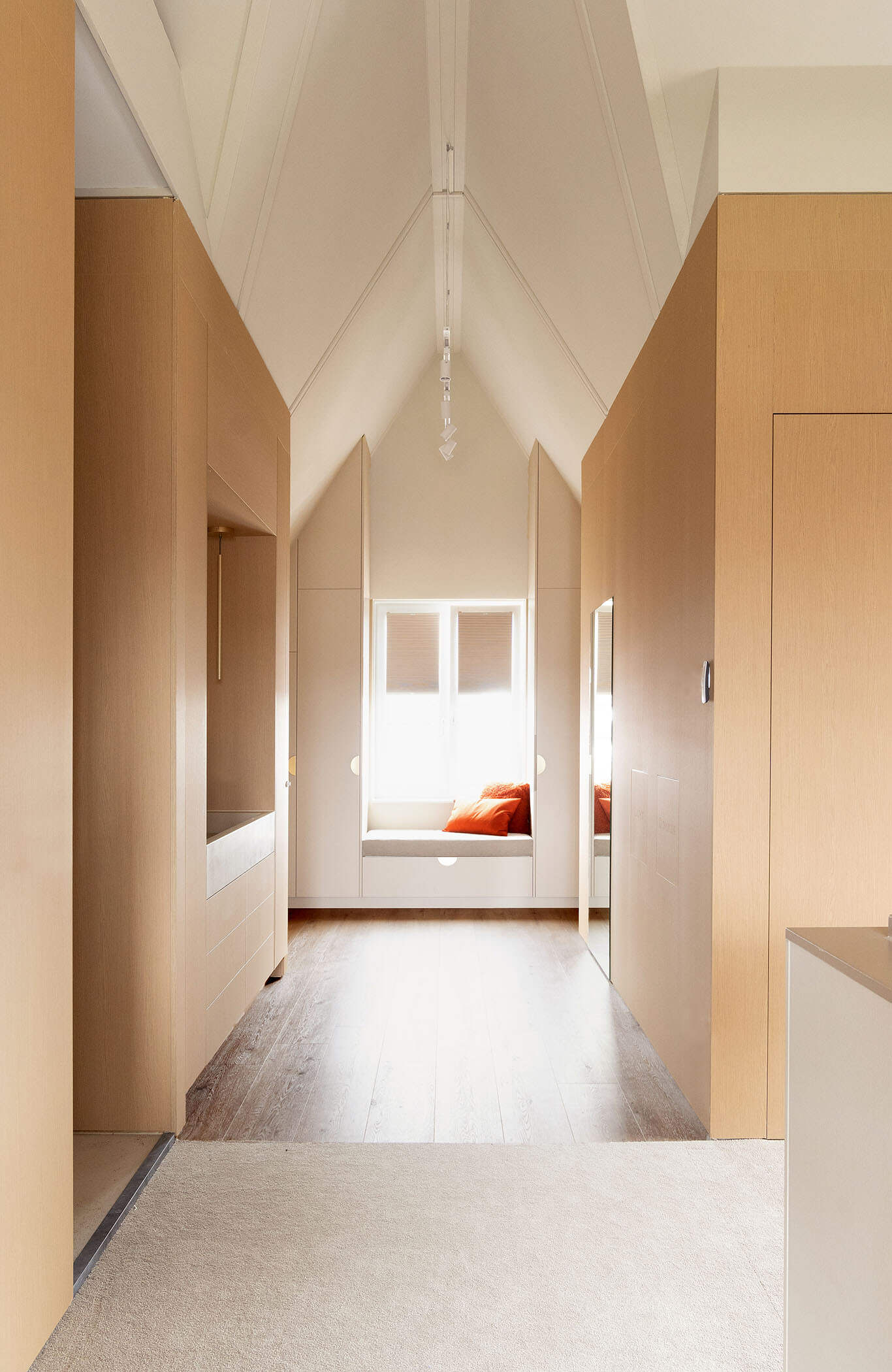 Zolderontwerp Zuidholland. Totaal advies voor badkamer en slaapkamer verbouwing. 