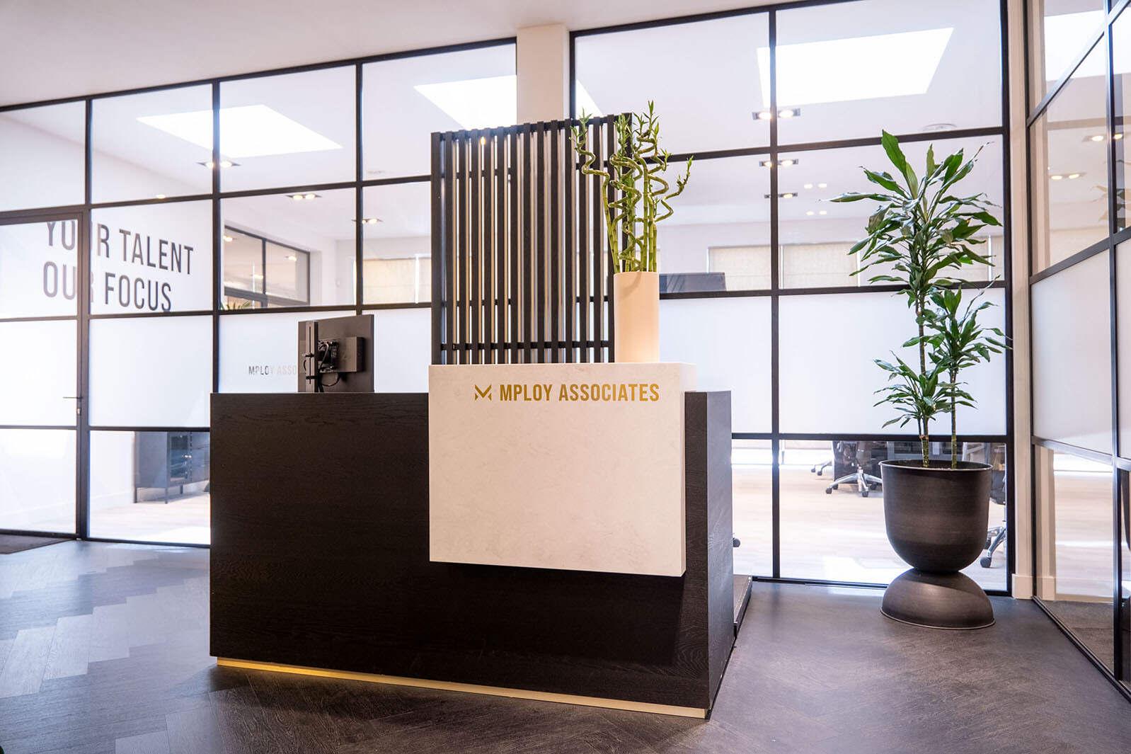 Maatwerk balie laten maken in Utrecht in luxe en moderne stijl. Ontwerp voor klein en groot budget.