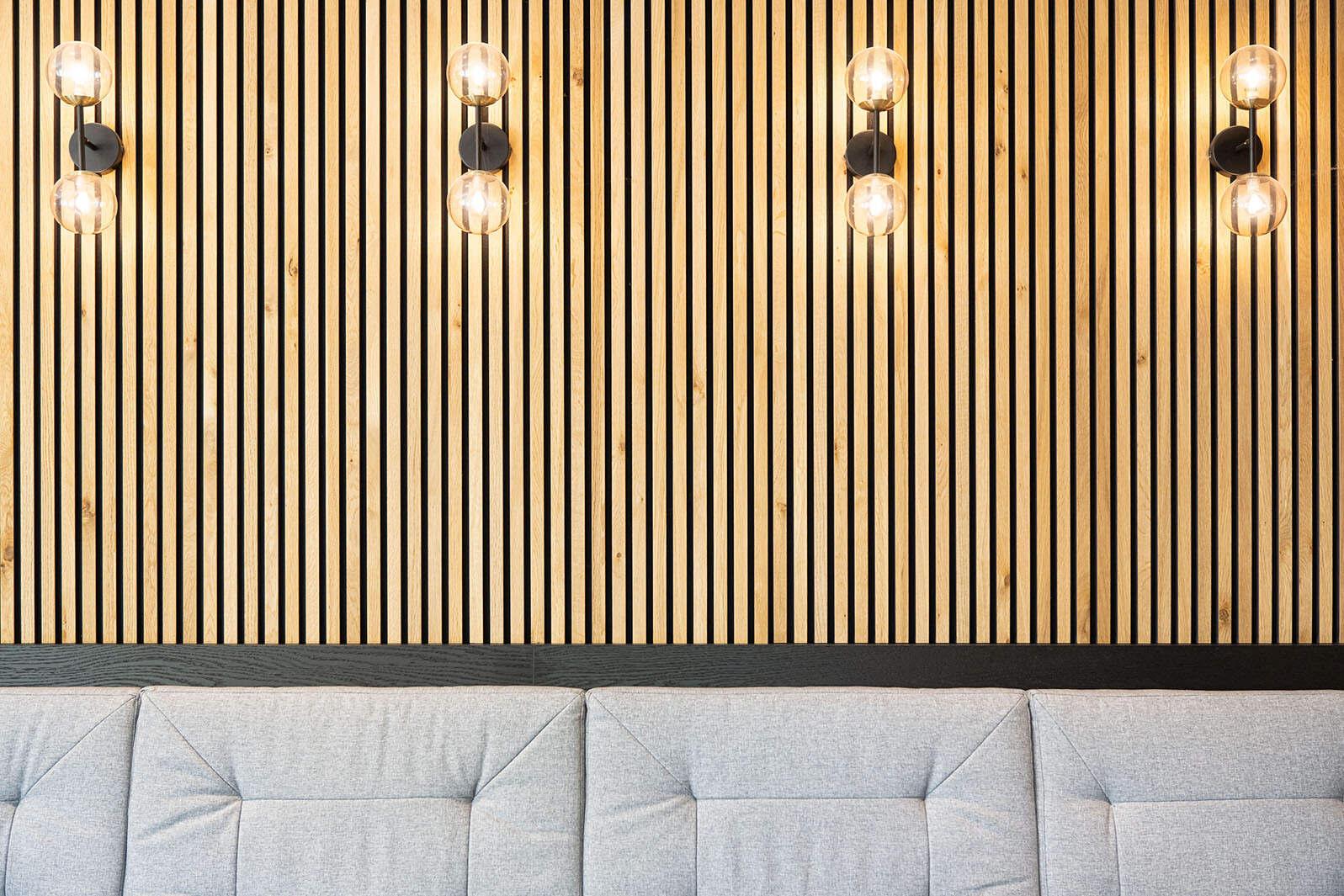 Zakelijk interieurontwerp van een luxe lunchruimte met functionele indeling. 