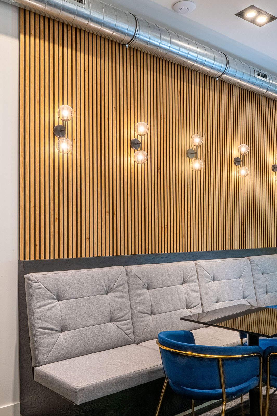 Inrichting bedrijfskantine met ideeën voor een lunchruimte op kantoor. 