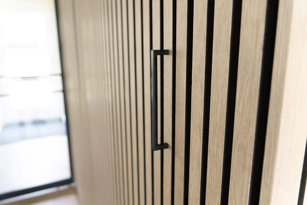 we are MOSO – Hoogland – Houten latten 3 Interieuradvies door interieurontwerper uit Den Haag. Kleuradvies en maatwerkmeubels laten maken.