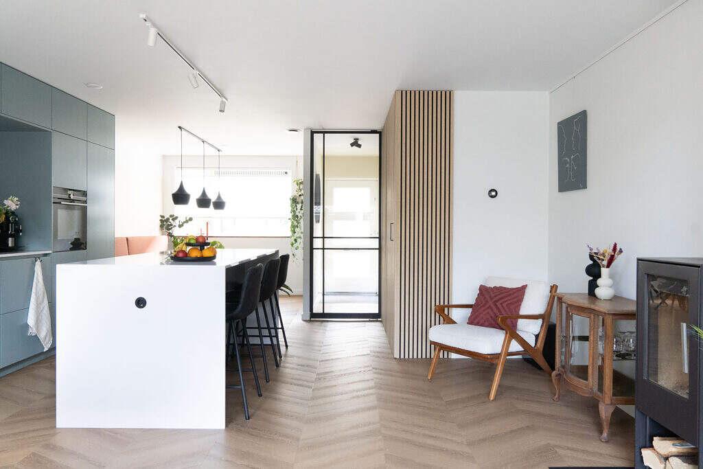 we are MOSO – Hoogland – Woonkamer Woonverdieping ontwerp ontworpen door interieurarchitect Suus Fraser