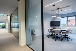 Kantoor ontwerp door professionele interieurontwerper gespecialiseerd in kantoren uit Utrecht.